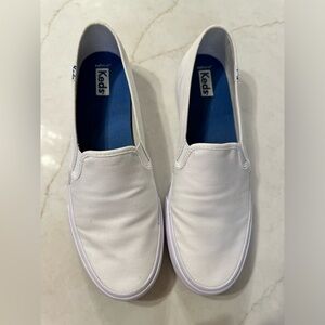 KEDS WHITE SLIP ON SNEAKERS SZ 11